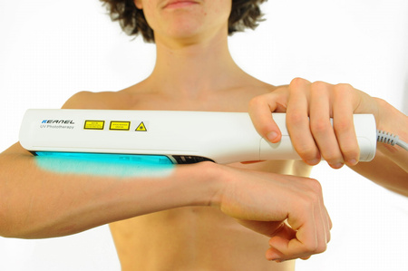 Zakup lampy do fototerapii w warunkach domowych Kernel UVB 311nm KN-4003BL2